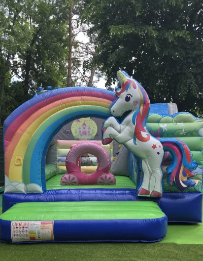 Château gonflable Licorne Arc en ciel