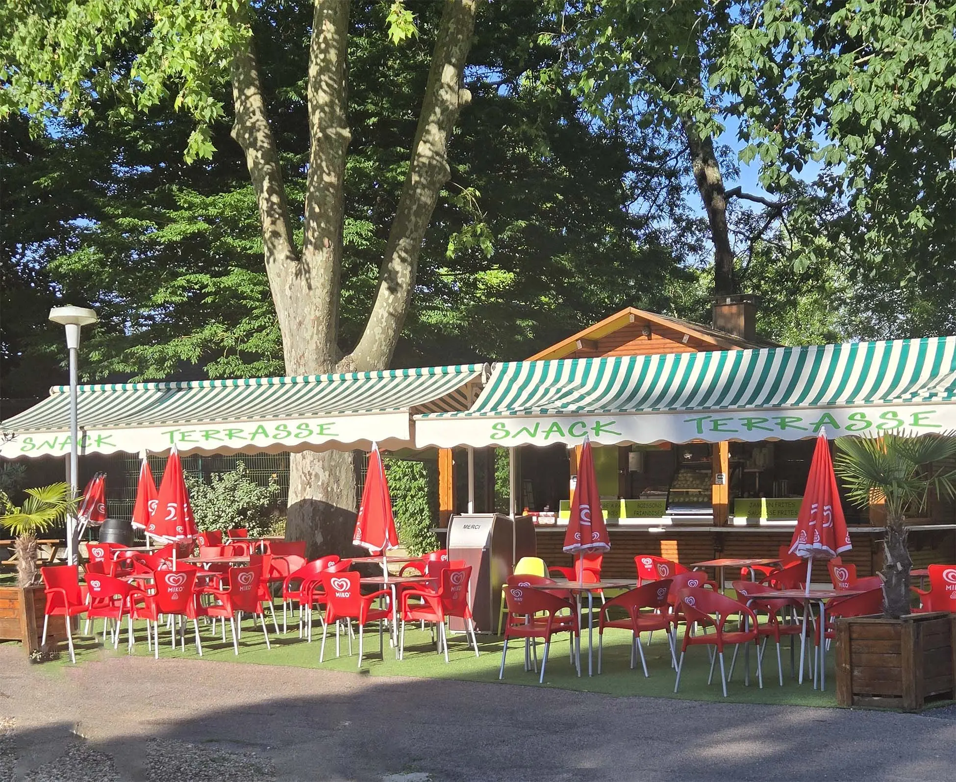 Snack et sa terrasse